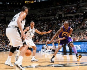 Kobe executes a type of lunge and reach down.